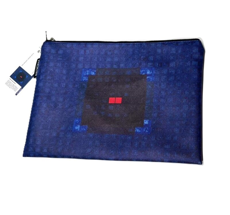 “ Monochromatic in blue , 2005 " vegan clutch